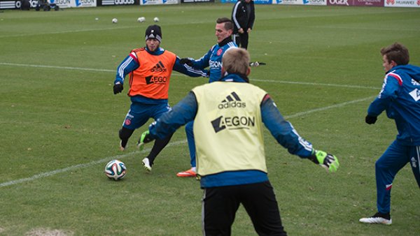 不少球迷纷 不少球迷纷